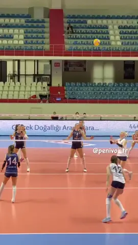 #penivoleybol #volleyballworld #voleybol #volleyball #pallavolo #tiktoksports #voleibol #volley #volei #volleyballgirls #volleyballeurope
