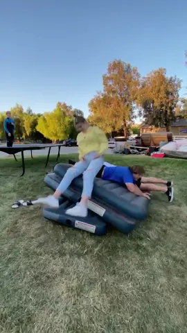 I’m surprised @hannahroeloffs agreed to this 😂 #ThriftShop #stunt #challenge #SkateLife