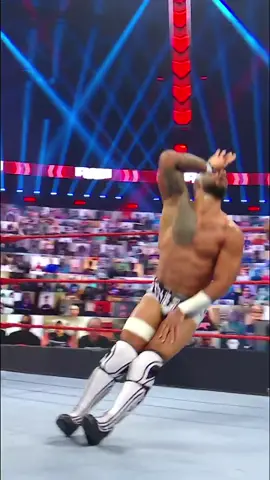 Got ‘em! #Ricochet fooled #TheHurtBusiness with this trick from #EddieGuerrero’s playbook! #WWE #WWERaw #foryou #fyp