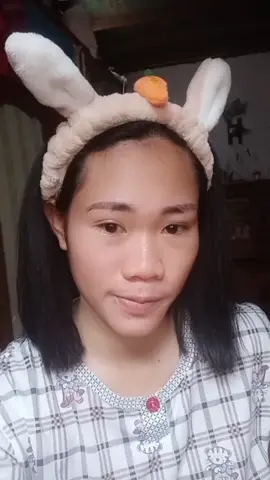 หน้าใสไกลสิวด้วย ครีมเอลลี่โมเม
