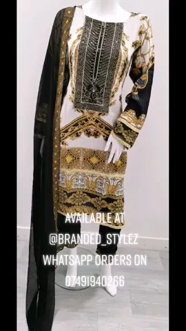 #pakistanifashionuk #pakistanidesignerwear #pakistanistreetstyle #bolton #birmingham #manchester #luton