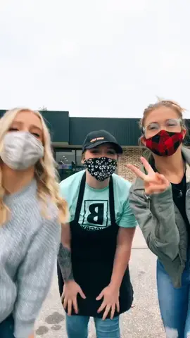 When you meet a fan and go back to do a dance together 😅 Love you @charlay.y happy to have a new friend #ProblemSolved #doitbold #beinspired