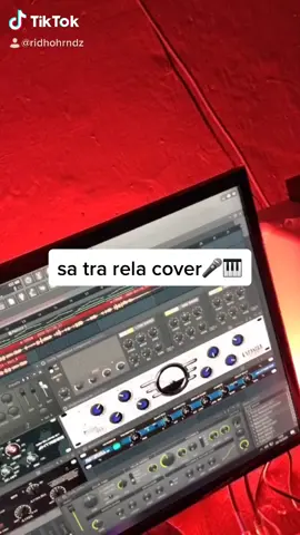 ayoo siapa yg lagu bucin? tag orangnya🤪song @adriellmanurii13 #fyp #bucin_story #fypシ #indonesia #ridhohernandez #tiktokmanado #cover