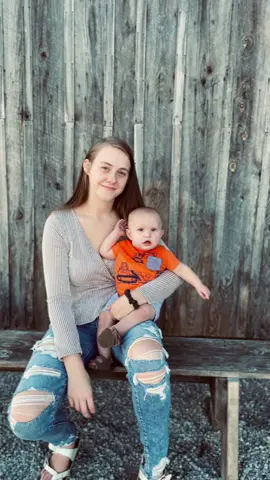 my pure happiness... 🤍 definitely the cutest pumpkins in the patch 🎃🧡 i thank my boyfriend for giving me a perfect day!
