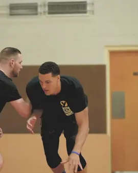 Sunday mornings call for vintage Aaron Gordon mixtapes. 🎥: @__jsquared #orlandomagic #basketball #aarongordon #ballislife #NBA