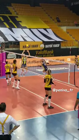 #penivoleybol #volleyballworld #voleybol #volleyball #pallavolo #tiktoksports #voleibol #volley #volei #volleyballgirls #volleyballeurope