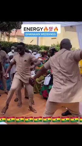 How to turn up a wedding!🔥🇬🇭💯 #Ghana #GhanaianWeddings #ForYouPage #ForYou #FYP #Weddings #Dance #TikTokGhana #Happy #GH #Ng #groom #cute #fy