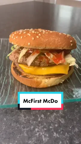 Recette Mcfirst de chez McDo!🍔 Tu préfères lequel Mcfirst? Bœuf ?Poulet ?Ou Poisson?  #mcdo #burger #pourtoi  #Mcfirst #macdonalds #cuisinedesaison