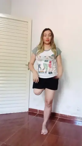 macarenaaa amoo #foryoupage #foryou #fyp #dancatiktok #humor #amputeegirl #amputeelife