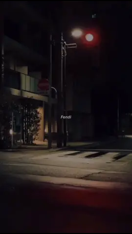 𝙂𝙪𝙘𝙘𝙞 𝙥𝙧𝙖𝙙𝙖 𝙡𝙤𝙪𝙞𝙨? #lyrics #aesthetic #fyp