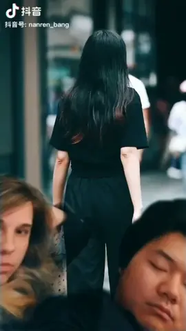 I love my boyfriend so much! ❤❤ But we're in a war of double chin pictures and I'm ✨winning✨ #fyp #war #chinesetiktok #amwf #war #男朋友 #女友 #greenscreen