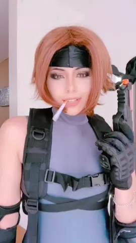 [FAKE PROPS] woah natural smoke? Me blowing into it?? Pfft nahh #metalgearsolid #solidsnake #mgscosplay #snakecosplay #fyp