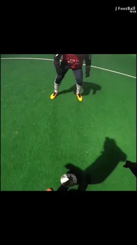 Football player inverted Fullback eye view full video upload in YouTube JFootballTV Subscribe please thank you #JFootballTV #Football #제이풋볼 #틱톡스포츠