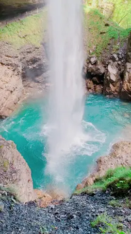 Linthal🇨🇭#linthal #luke #waterfall #wasserfall #switzerland # شلالات #شلال #بحرة #سويسرا #زيورخ #طبيعة #سفر #سياحة #جبال #اوروبا #مناضر_طبيعيه #سياح