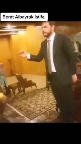 Berat Albayrağın istafısına karısı dışında kimse üzülmemiştir ülke en son Kurtuluş Savaşında böyle tek yürek olmuştu #beratalbayrak