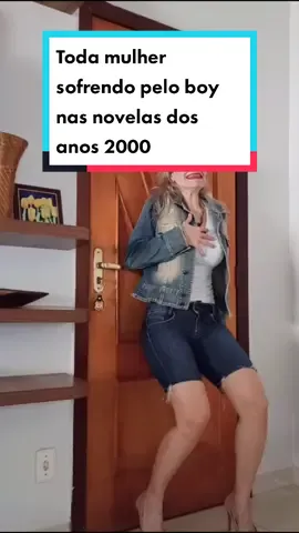 Quem lembra dessas cenas chorando e escorrendo na porta nas novelas? 😂 #videosdamusa #novelas #anos2000