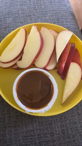 day 29 - gym closed, candles/soaps delivered and apples with caramel 🥰#MotivationMonday #alaska #icestorm2020
