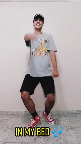 Bem tiktoker kkk Só pq eu curti essa música 😍😍👏🏼👏🏼💃 #dance #inmybedchallenge #inmybed #boy #danca