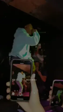 La forma en que me miras🔥. #laformaenquememiras #laformaenquememira #myketowers #rolitasconletras30s #estadosverticales