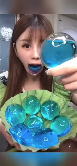 One bite is so enjoyable#ice #water #eat #blue #great