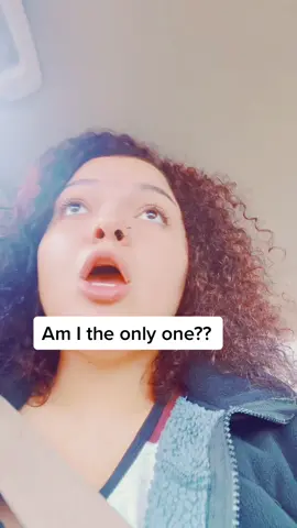 IS IT JUST ME ORRRR #foryoupage #fyp #holidaycheer