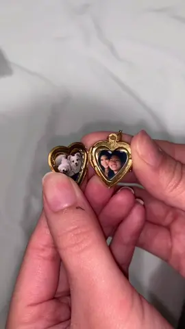 ty @honeylock for sweet gift 🥰 #fyp #foryou #honeylock #boyfriend #couple #anniversary #gift #WhereILive #HolidayCountdown