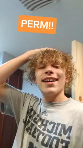 #greenscreensticker Omg I Got a perm #perm #hair #hairperm #JustDanceMoves #OnHold #BeKind #idgivemylifeforyou
