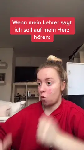 Geht ihr gerne in die Schule?🏫 // Das Video ist natürlich nur Spaß wenn das jemand aus meiner Schule sehen sollte😂 #fürdich #lustig #school #foryou