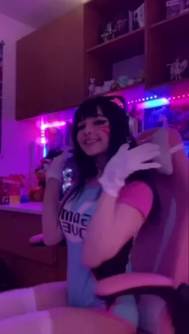 dva likes fnaf yes !!! #dva #cosplay #foryou #fyp #egirl #RoomTour #GamerGirl