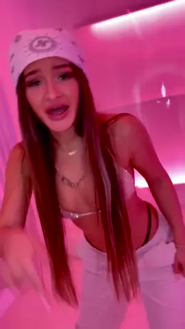 Какое ?) жду ваших ответов #рек #рекомендации