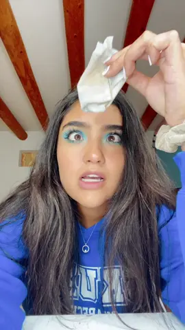 yo siempre que me maquillo ;)