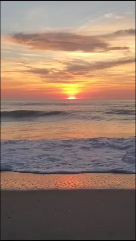 #oceansound #oceanwaves #sunshine #inspiration #sunrise