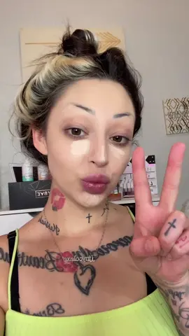 Had to remind myself I’m still a bad b #fyp #foryou #makeitmini #WorkingAtHome #makeupartist #WeekendVibes #badbleep #baddie #girlsloverio
