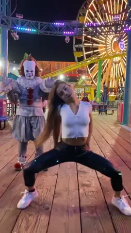 Reply to @ariana_hype_houseoffical  CHALLENGE ACCEPTED..... couldnt let @twistedpennywisetiktok do my fav part! Wait for it😳😏 #royalfamily #viral