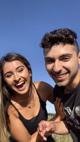 Saving our Live Photos = BTS of our mini photoshoot. FOREVER grateful for my best friend @branbran0826 😭😭😭