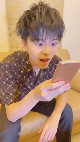 超能力で携帯なおします　You can cure your cell phone with supernatural powers.