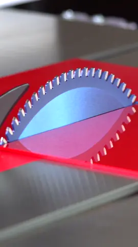 That reflection👌🏼 #satisfying #oddlysatisfying #tablesaw #holidayvibes #fyp