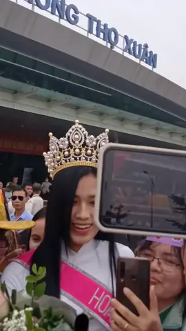 Miss world Vietnam 2020 Đỗ Thị Hà ❤️ về quê hương - Thanh Hoá ❤️ Sân bay Thọ Xuân #hoahauvietnam2020 #sothuvuinhon