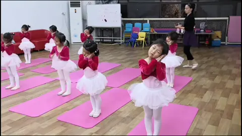 Dancing birds😄#dance #China