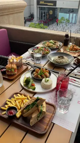 من اجمل اماكن الرياض روبين بلازا تتفقون🤍؟#تحدي#اماكن_الرياض#اكسبلور_explore#حركة_الاكسبلور#مطاعم#مطاعم_الرياض#غداء#مساء_الخير#تصاميم#تصميمي#تصويري