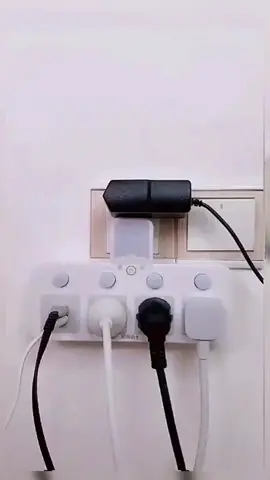 You need a new plug #plug #fyp #foryou #foryoupage #foryourpage #homemade #trouble #goodthing #goodthings #power #plastic #goodthingforyou #Home
