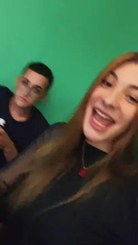 passando vergonha no meio do restaurante 🤣