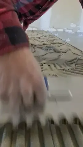 Petite pose de carrelage 60x60 avec le système pavilift 👊 #tscarrelage #enjoy #tile #carreleur #carrelage #tool #pourtoi #proknee #foryou #pavilift