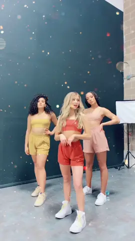 Each and every set... WORTH it! #fivedancewear #dance #dancewear #athleisure #xoxoell #eh2020 #sets #fashion @cassidycondiee let's do a collection!