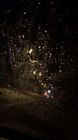 telaşımı hoşgör ıslandığım ilk yağmurumsun.. 🌧 #sessizzkrall #intizar #gece #yağmur #şehrin #boş #sokakları #sesizlik #gaziantep