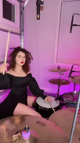 Been thinking of doing this since I saw @shakira playing drums 🙈🥁What do we think, Tiktok?🥰#femaledrummer #femalemusicians #fyp #foryou #foryoupage