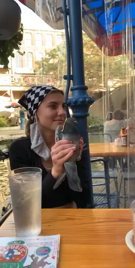 Had a wonderful lunch with the family🤌🏼🍗🍽  #me #and #my #bestie #fyp