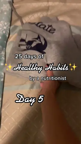 25 days of healthy habits✨ Day 5- put 5-10 things away before bed #tiktoknutritionist #health
