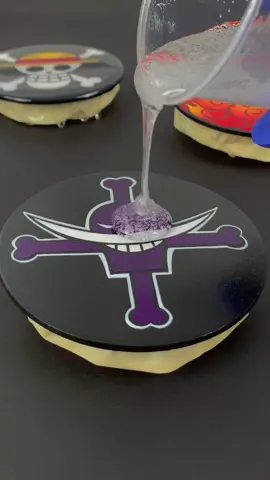 Whitebeard Pirates 🏴‍☠️ #onepiece #fanart #anime #art #painting #resin #resinpour #animeartist #artist #acrylicpainting #coaster #whitebeardpirates