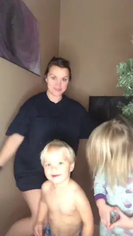 Comment Which one did you see first 😚 #parentsoftiktok #momlife #dancing #hairflip #slowmotionchallenge